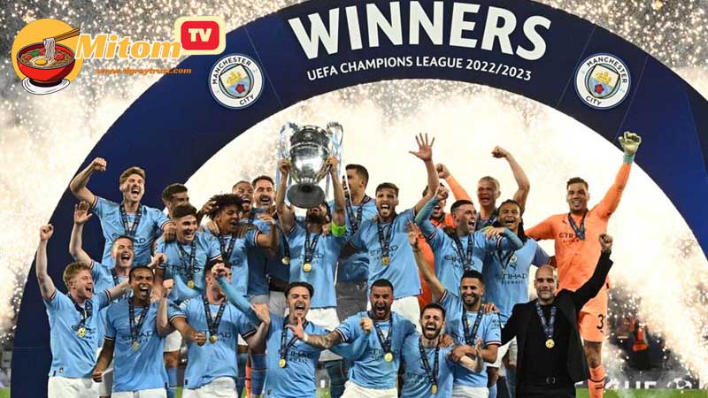 Manchester City giành được Siêu cúp Anh và  vô địch UEFA Champions League